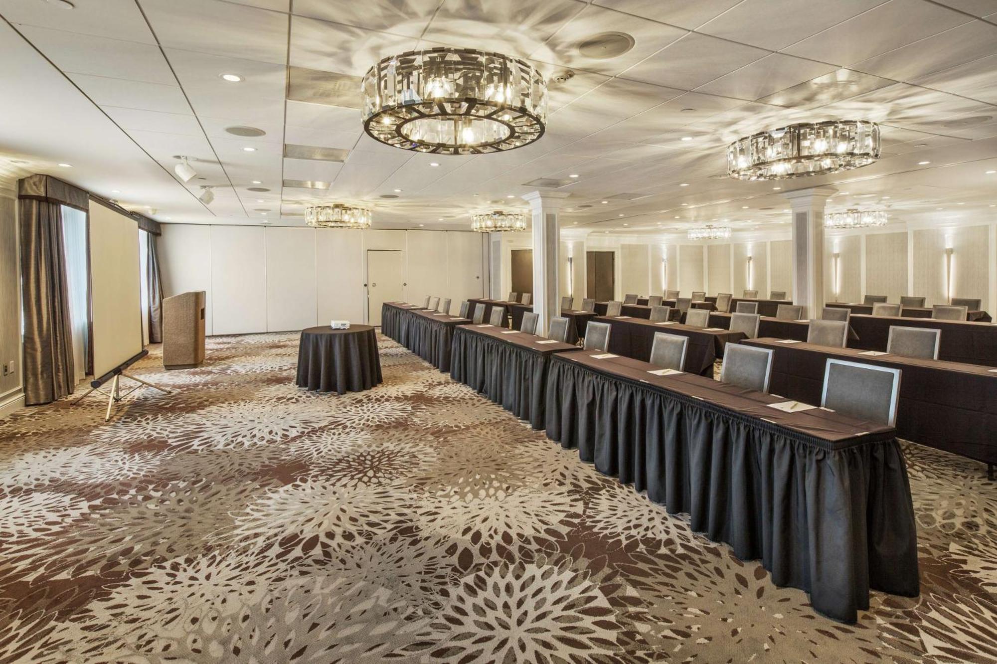 Hotel Doubletree By Hilton Nanuet Exterior foto